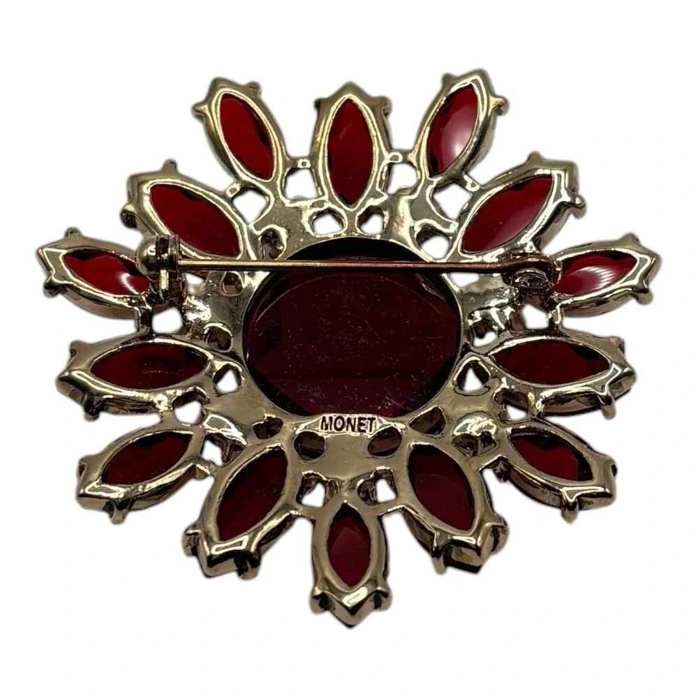 Vintage Monet Red & Amber Faceted Glass Rhinestone Starburst Brooch Gold Tone 2